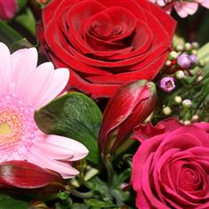 Florist&#39;s Choice - Romantic Hand Tied