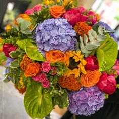 Florist&#39;s choice Hand Tied - Summer Zing